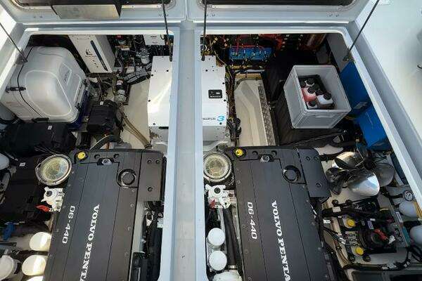 Targa 37 Flybridge Yacht For Sale