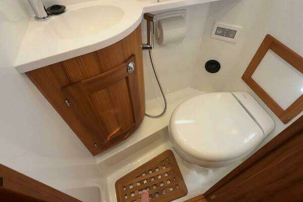 Targa 37 Flybridge Yacht For Sale