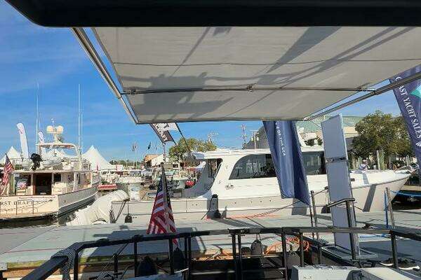 Targa 37 Flybridge Yacht For Sale