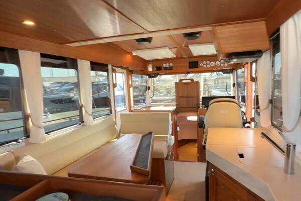 Targa 37 Flybridge Yacht For Sale