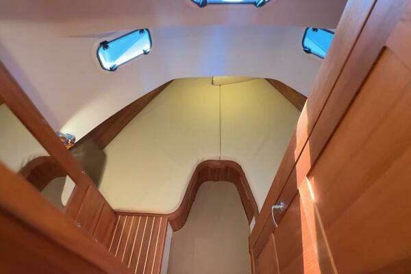 Targa 37 Flybridge Yacht For Sale