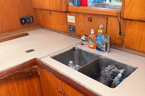 Serenity 50ft Jeanneau Yacht For Sale