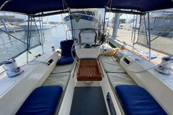 Photo of the 2006 Island Packet 440 "Second Wind"