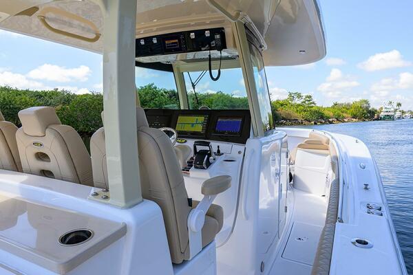 SPRINKLES 41ft HCB Yacht For Sale