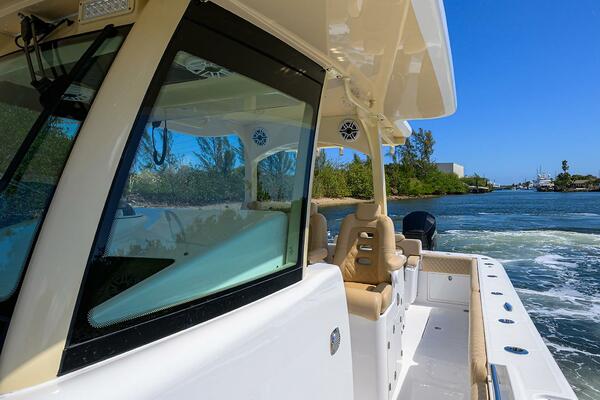 SPRINKLES 41ft HCB Yacht For Sale