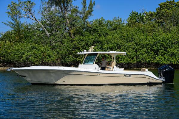 SPRINKLES 41ft HCB Yacht For Sale