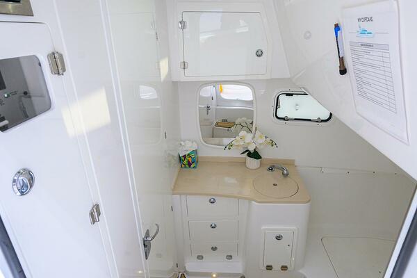 SPRINKLES 41ft HCB Yacht For Sale