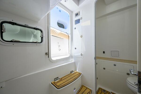 SPRINKLES 41ft HCB Yacht For Sale