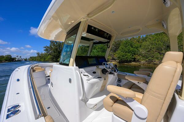 SPRINKLES 41ft HCB Yacht For Sale