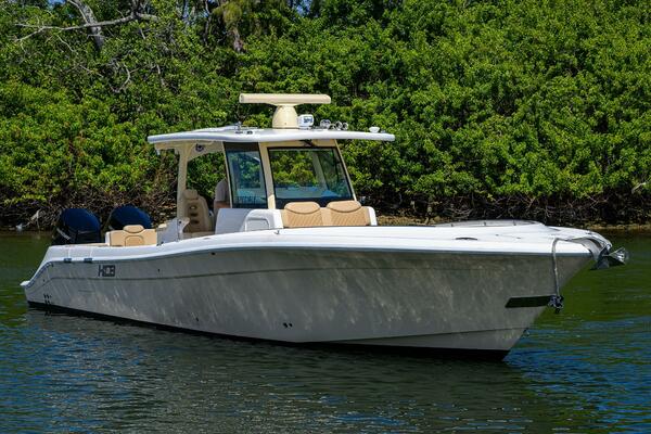 SPRINKLES 41ft HCB Yacht For Sale