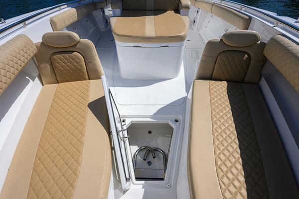 SPRINKLES 41ft HCB Yacht For Sale