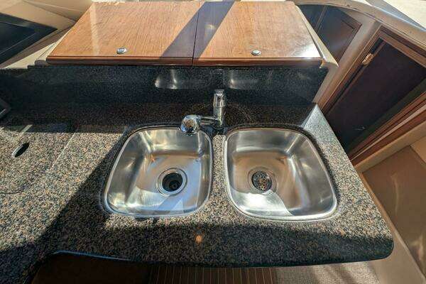 Meridian  Yacht For Sale