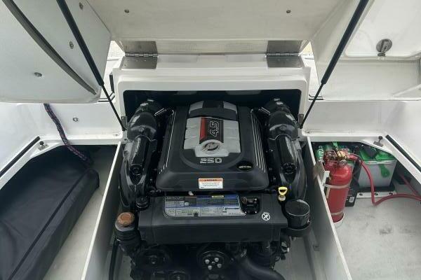 23ft Cobalt Yacht For Sale