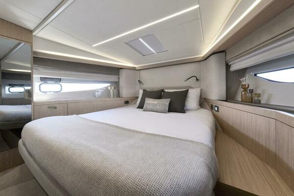 2027 F4.3 Master Stateroom