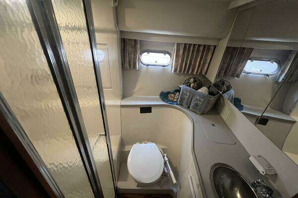 Carver 370 Voyager Yacht For Sale