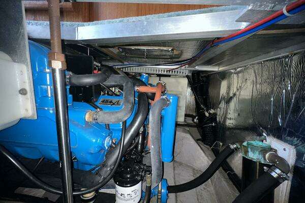 Carver 370 Voyager Yacht For Sale