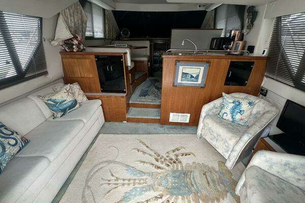 Carver 370 Voyager Yacht For Sale