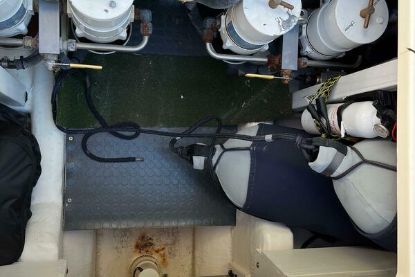 Sachem 36ft Sabreline Yacht For Sale