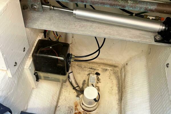 Sachem 36ft Sabreline Yacht For Sale