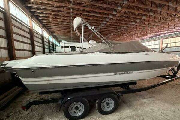20-ft-Stingray-2019-208 LS-Vermilion Ohio United States yacht for sale
