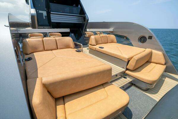 Steeler Bronson 67 Beachclub Yacht For Sale