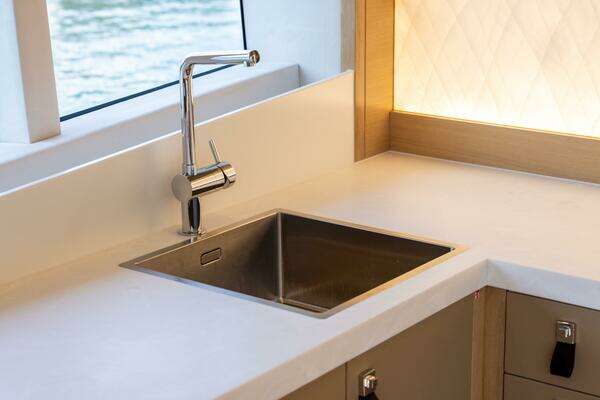 Steeler Bronson 67 Beachclub Yacht For Sale