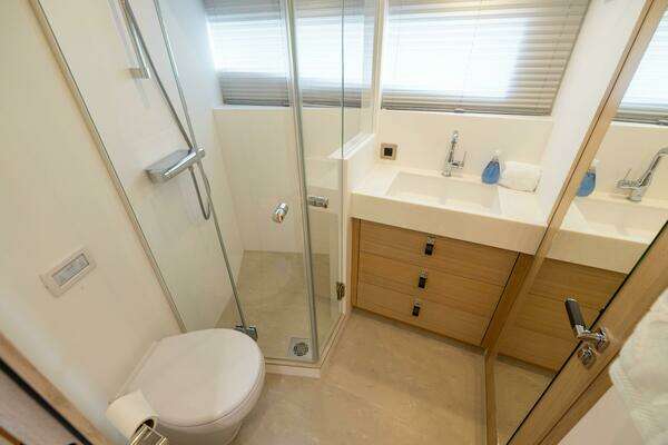 Steeler Bronson 67 Beachclub Yacht For Sale