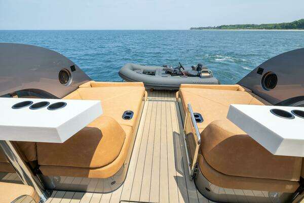 Steeler Bronson 67 Beachclub Yacht For Sale