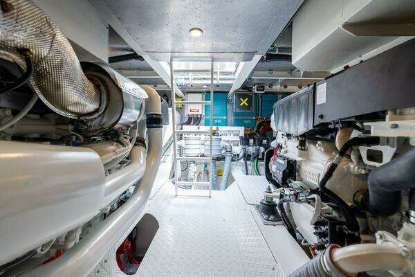 Steeler Bronson 67 Beachclub Yacht For Sale