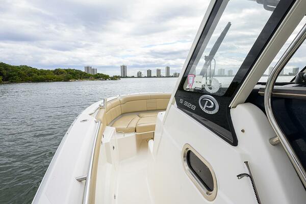 Pursuit 32 -Port Side