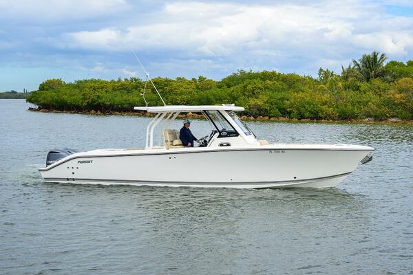 Pursuit 32 - Profile