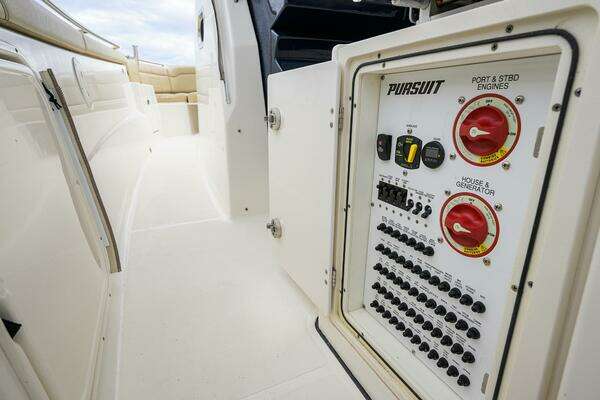 Pursuit S 328 Yacht For Sale