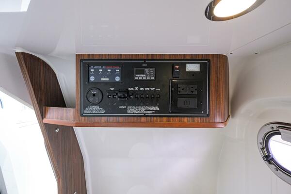 Pursuit 32 - Control Panel