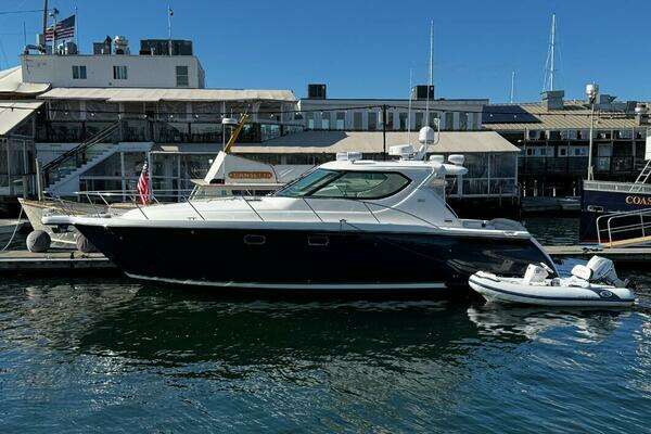 2006 Tiara Yachts 43