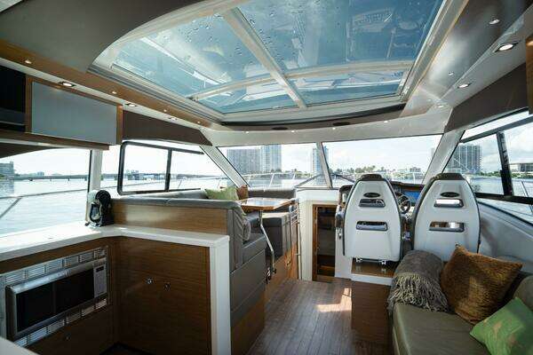 Cruisers Yachts 45 Cantius Yacht For Sale