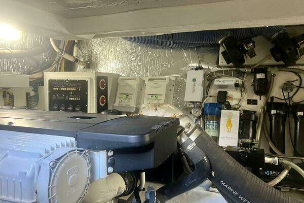 Cruisers Yachts 45 Cantius Yacht For Sale