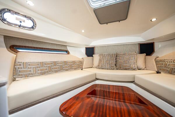 TL Sea 32ft Pursuit Yacht For Sale