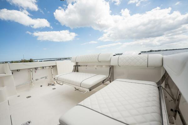 TL Sea 32ft Pursuit Yacht For Sale