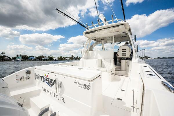 TL Sea 32ft Pursuit Yacht For Sale