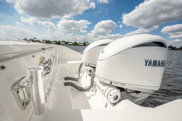 TL Sea 32ft Pursuit Yacht For Sale