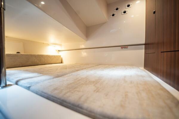 TL Sea 32ft Pursuit Yacht For Sale