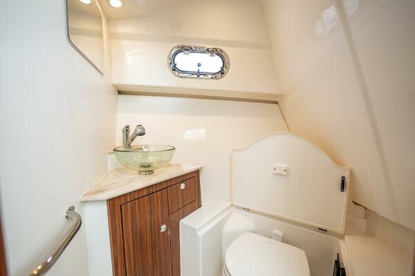 TL Sea 32ft Pursuit Yacht For Sale