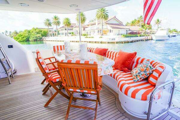 Lazzara Yachts 80 SL Yacht For Sale