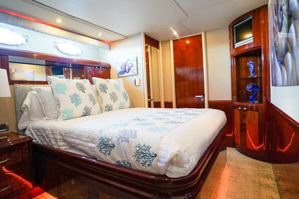 Eleonora  80ft Lazzara Yachts Yacht For Sale