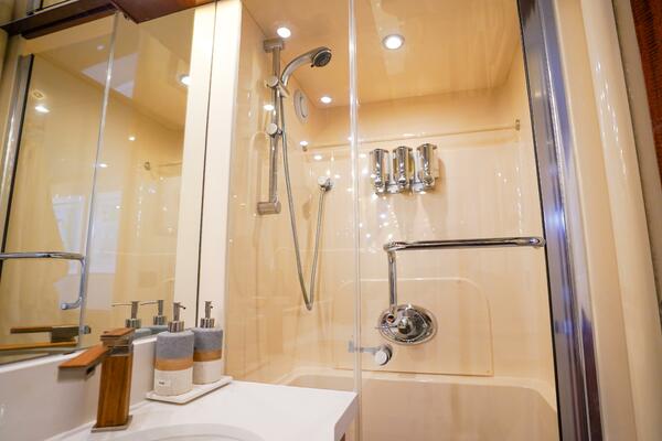 Eleonora  80ft Lazzara Yachts Yacht For Sale