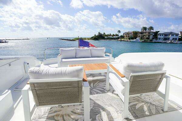 Lazzara Yachts 80 SL Yacht For Sale