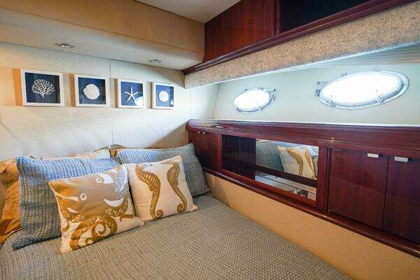 Lazzara Yachts 80 SL Yacht For Sale