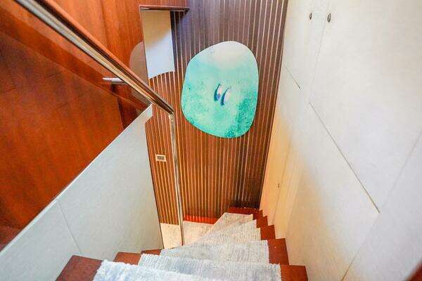 Lazzara Yachts 80 SL Yacht For Sale