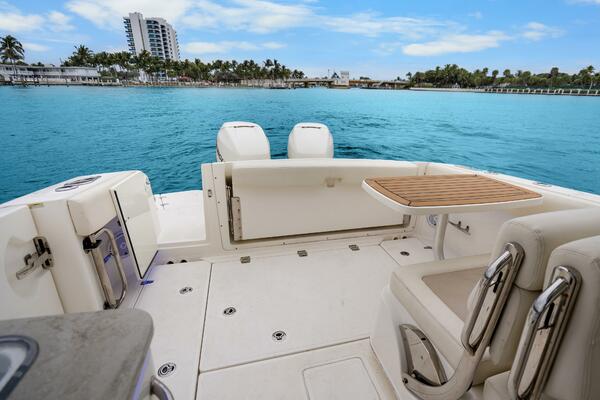 32ft Boston Whaler Yacht For Sale