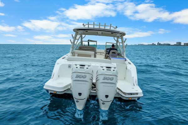 32ft Boston Whaler Yacht For Sale